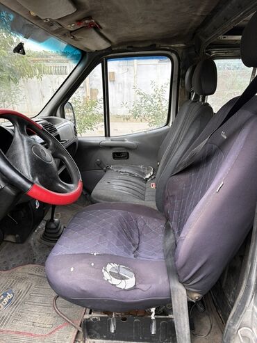 Yük maşınları: Ford Transit yük mikroavtobusu
2.5 mator. Dizel. Arxa ceken — 8