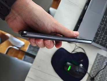 Samsung: A 52s odlično stanje 6/128 gb Prefektno ocuvan stanje 9.7 sa — 8