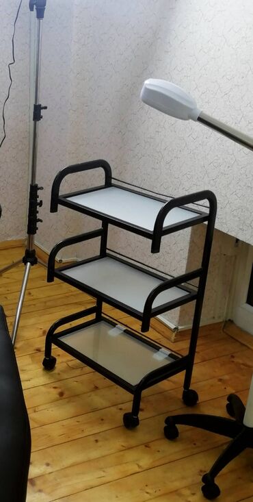 Rəflər, etajerkalar: Etejerka Şüşəli üç mərtəbə Daşıyıcı Katalka Tibbi təkərli daşıyıcı — 2