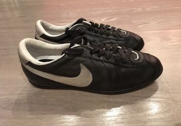 Кроссовки и спортивная обувь: Nike 40-41 кожа