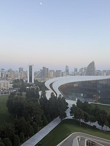 Mənzillər: 3 otaqlı, Yeni tikili, m. Nəriman Nərimanov, 150 kv. m — 1