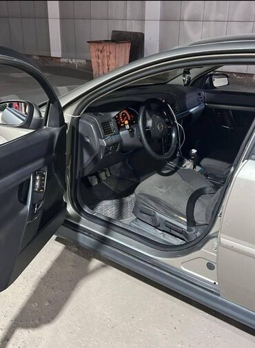 Opel: Opel Vectra: 2003 г., 1.8 л, Механика, Бензин, Седан