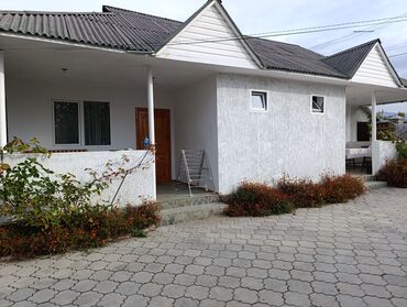 Отели и хостелы: Продается мини отель в городе Чолпон Ата.Отель построен на 2 участках — 12