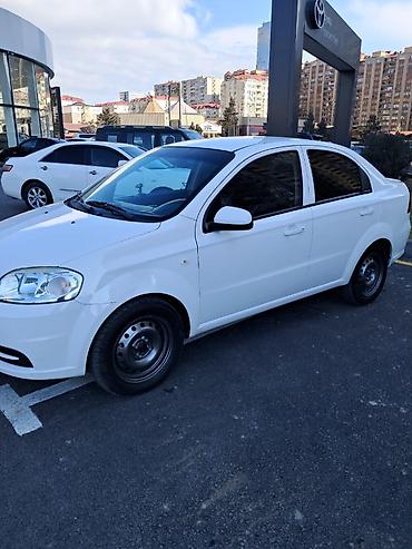 aveo ekran: Chevrolet Aveo: 1.4 l | 2010 il 100 km Sedan — 6