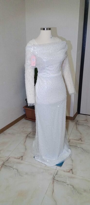 cins pencekler instagram: Ağ rəngli uzun ziyafət/libas - Klassik, düz siluetli uzun model -