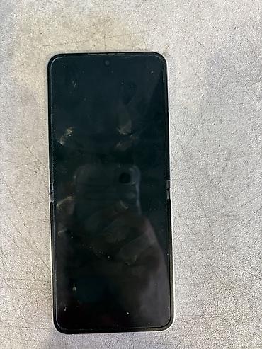 dubayski iphone 14 pro max: Samsung Galaxy Z Flip 3, Barmaq izi — 2