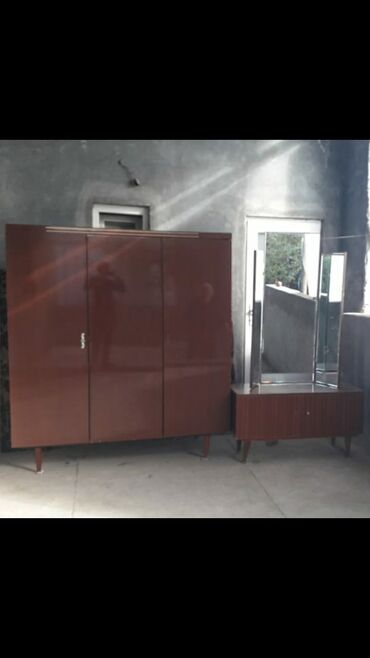 Dolablar: Açılan, 4 qapılı Düz dolab, Qarderob, paltar dolabı