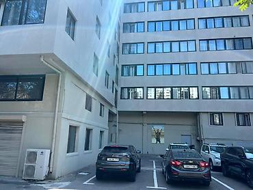 8 noyabr: Bakı, Ağ şəhər, 2 otaqlı, Köhnə tikili, m. Xətai, 87 kv. m — 2