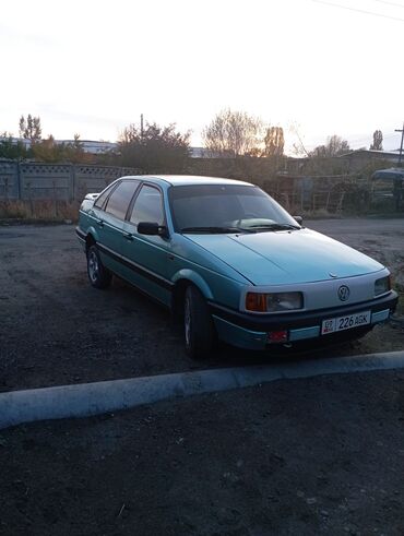 трамблер на ауди: Volkswagen Passat: 1990 г., 1.8 л, Механика, Бензин, Седан