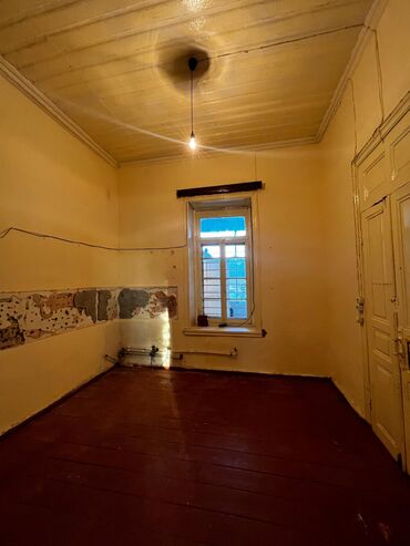 Həyət evləri və villaların satışı: 2 otaqlı, 80 kv. m, Kredit yoxdur, Təmirsiz — 12