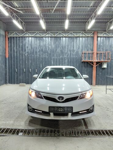 срочно в связи с переездом: Toyota Camry: 2014 г., 2.5 л, Автомат, Бензин, Седан