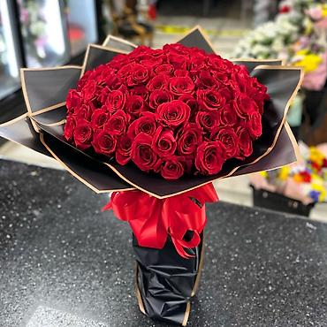 Ruža: Buket crvenih ruža – elegantan aranžman - Luksuzan, bogat buket — 2