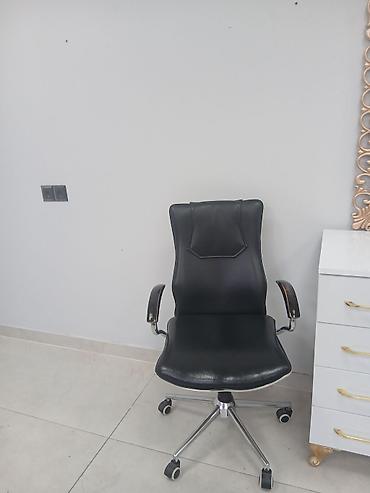 Ergonomik ofis kreslosu - Rəng: qara - Material: yumşaq ekodəri