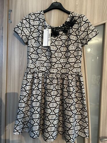 Gündəlik donlar: Qadın paltarları – müxtəlif modellər - Model 1: Qızılı parıltılı — 9