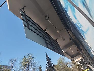 Fasad üçün ikiüzlü reklam lövhəsi - Tip: Asma fasad lövhəsi (iki