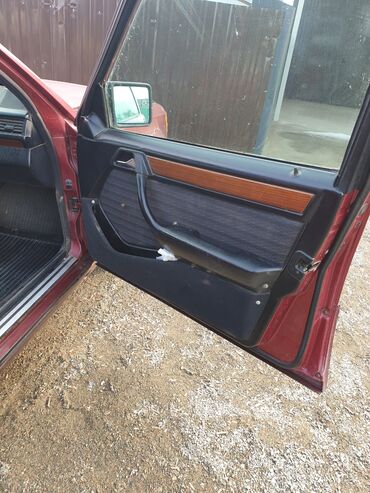 Mercedes-Benz: Mercedes-Benz E-Class: 1993 г., 2 л, Бензин, Седан — 5