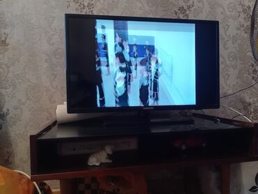 Televizorlar: İşlənmiş Televizor Samsung 83" HD (1366x768), Ünvandan götürmə -da lalafo.az — 9 Televizorlar: İşlənmiş Televizor Samsung 83" HD (1366x768), Ünvandan götürmə — 9