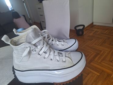 pantalone i patike: Converse, 38, bоја - Bela