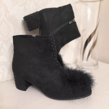 Туфли: Продаю женскую обувь фото 1-3: туфли лаковые с пряжкой, фабричный — 5