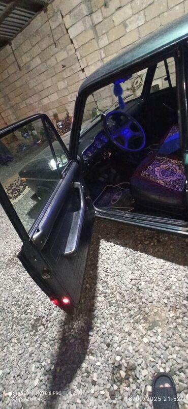 VAZ (LADA): Avtomobil: Lada (VAZ) klassik sedan Rəng: Tünd (qara-yaşıl ton) — 9