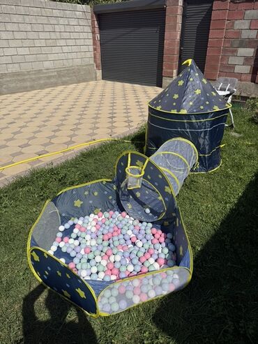 детская футболка с воротничком: Детский игровой комплекс-палатка, выполненный в темно-синем цвете с