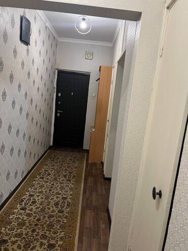 продаю1 комнатная квартира: 2 бөлмө, 52 кв. м, 106-серия, 2 кабат, Косметикалык ремонт