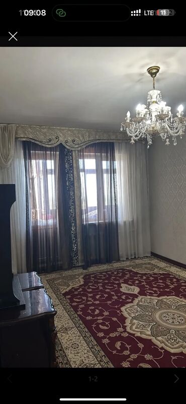 дом вагончик: Сдается комната с балконом в трех комнатной квартире отдельный