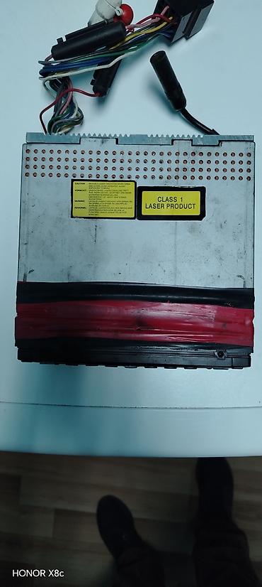 Audio oprema za auto: Auto radio CD plejer Universum (RDS) - Model: Universum Car Compact — 12