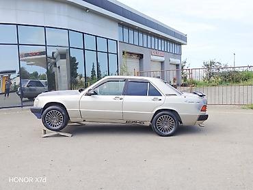 mersedes diskler: Mercedes-Benz 190 (W201) sedan - Kuzov: 4 qapılı sedan, iki rəngli — 7