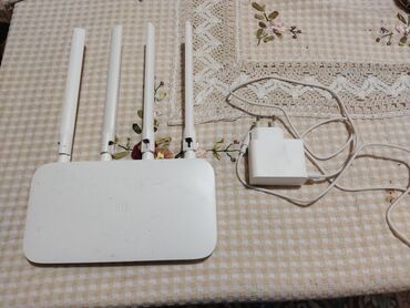 wifi adapteri: Məhsul: Xiaomi Mi Router 4A (4 antenalı Wi‑Fi router) Xüsusiyyətlər