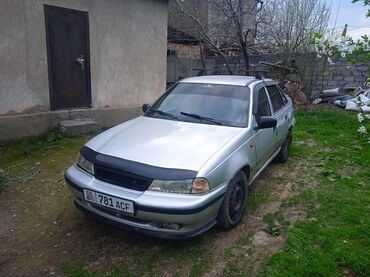 Daewoo Nexia: 2003 г., 1.5 л, Механика, Бензин, Седан