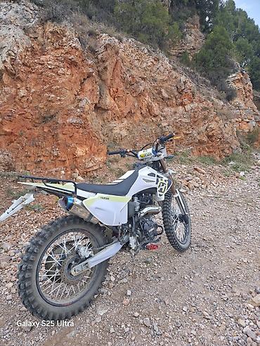 кастом мото: Эндуро-мотоцикл 300 куб (стикеры Husqvarna-стиля) - Класс — 2