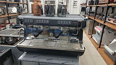 Nuova Simonelli Appia Life, 2 qollu professional espresso aparatıdır — 1
