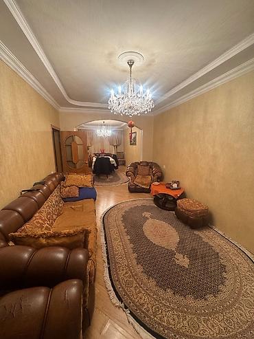 Geniş, zövqlü tərtibatlı qonaq otağı mebel dəsti - Dəst tərkibi: -