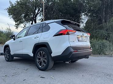 кызыл кия кыз: Toyota RAV4: 2022 г., 2.5 л, Гибрид, Кроссовер — 4