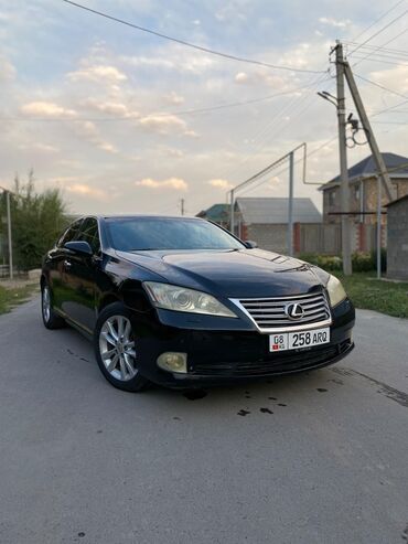 Lexus: Представляем черный седан Lexus ES 350, модель 2010 года. Этот — 2
