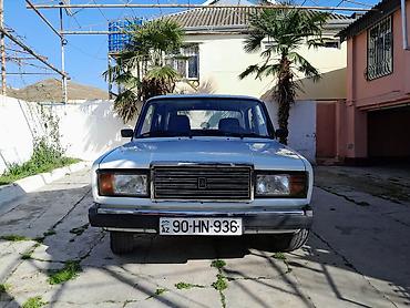 vaz 2107 on şuşə: Lada 2107 sedan – ağ rəng, 4 qapı, arxa ötürücülü klassik model — 1