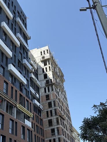 квартира индивидуалка: 2 бөлмө, 74 кв. м, Элитка, 12 кабат, ПСО (өзү оңдоп түзөтүп бүтүү үчүн)