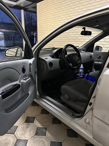 Chevrolet: Chevrolet Aveo: 2004 г., 1.4 л, Механика, Бензин, Хэтчбэк — 6