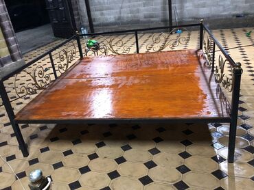 два бака: Тапчан 240 x 240 x 50 м, Металл