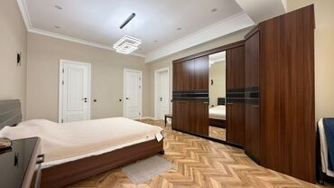 Долгосрочная аренда домов: 330 м², 5 комнат, Забор, огорожен, Балкон застеклен, Евроремонт at lalafo.kg — 11 Долгосрочная аренда домов: 330 м², 5 комнат, Забор, огорожен, Балкон застеклен, Евроремонт — 11