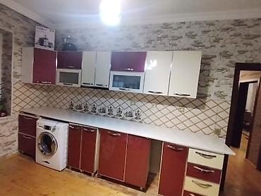 mətbəx masa: Mətbəx mebel dəsti - Üslub: müasir, parlaq fasadlı - Rənglər: krem və — 1