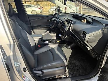 Toyota: Toyota Prius: 2020 г., 1.8 л, Автомат, Гибрид, Хэтчбэк — 4