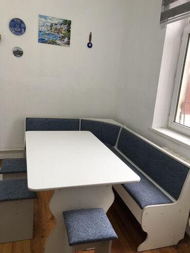 стол и уголок: Комплект стол и стулья Кухонный, Б/у