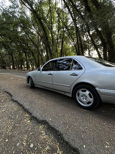вложение: Mercedes-Benz E-Class: 1996 г., Седан — 3