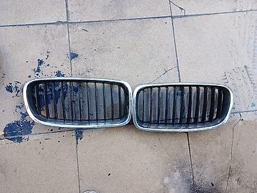 masin buferi: BMW ön radiator barmaqlığı (iki hissə – “kidney grille”). - Rəng: qara — 1