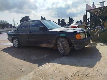 190 ehtiyat: Mercedes-Benz 190 (W201) sedan - Kuzov: 4 qapılı sedan, qara rəng - — 5