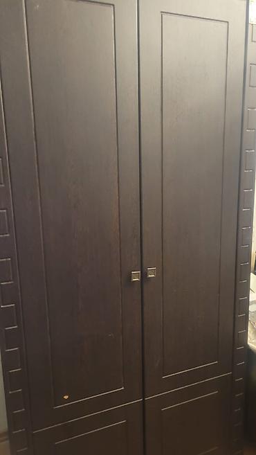 столы кафе: Dolab 4 qapılı. 1 tərəf güzgülü. 2.10x1.80x60. Kafe "Nargilə" bina — 1