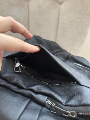 Çantalar: Qara dəri effektli günlük çanta/rüqsak - Material: yumşaq dəriyə — 8