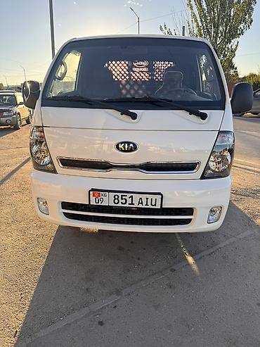 KIA Bongo III — компактный бортовой грузовик для города и пригородных